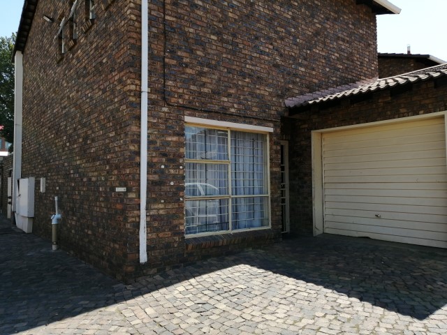 HS11801photo1.jpg