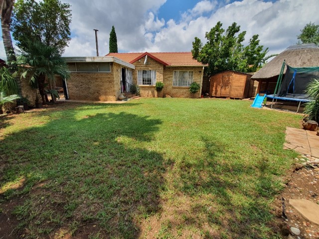 HS11874photo1.jpg